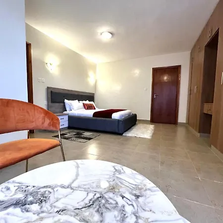 Midtown Executive Suites Cbd With Large Balcony Nakuru Exterior photo
