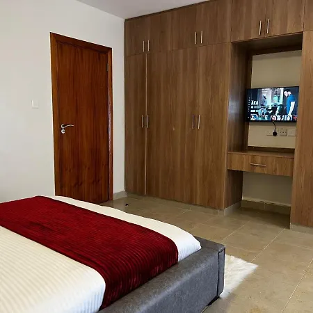 Midtown Executive Suites Cbd With Large Balcony Nakuru Exterior photo