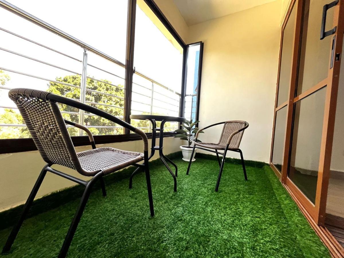 Midtown Executive Cbd With Large Balcony *