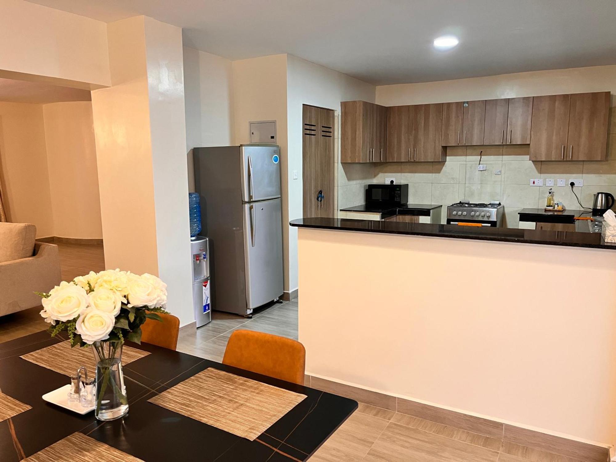 Midtown Executive Cbd With Large Balcony *